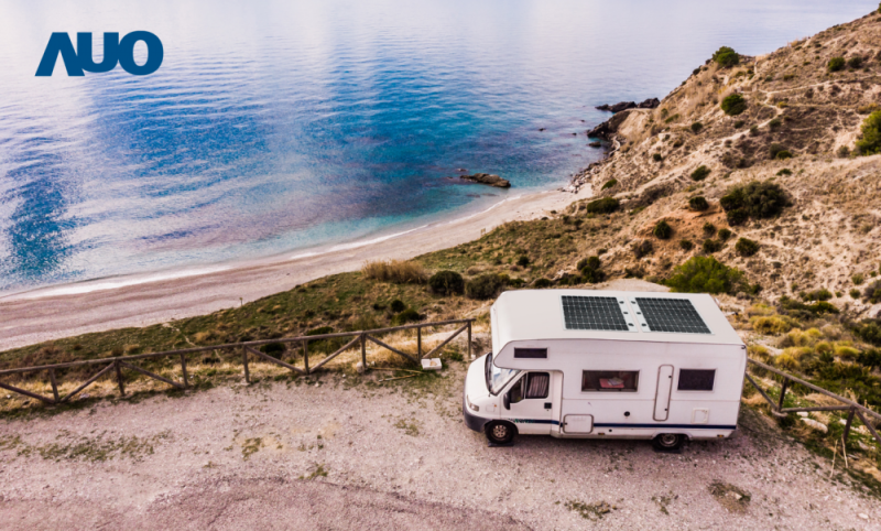 「可撓輕量化太陽光電板SunCurva」使用輕量特殊耐候型複合板取代傳統太陽能板的玻璃前板，不僅降低70%重量，每米平方僅3Kg；具有抗衝擊性能及通過電磁相容性測試，可應用於交通運輸工具，如露營車、遊艇等